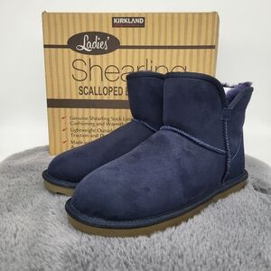 New Kirkland Signature Ladies' Shearling Scalloped Boot Size 6